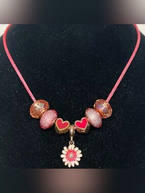 Pink Daisy Pendant Bead Necklace